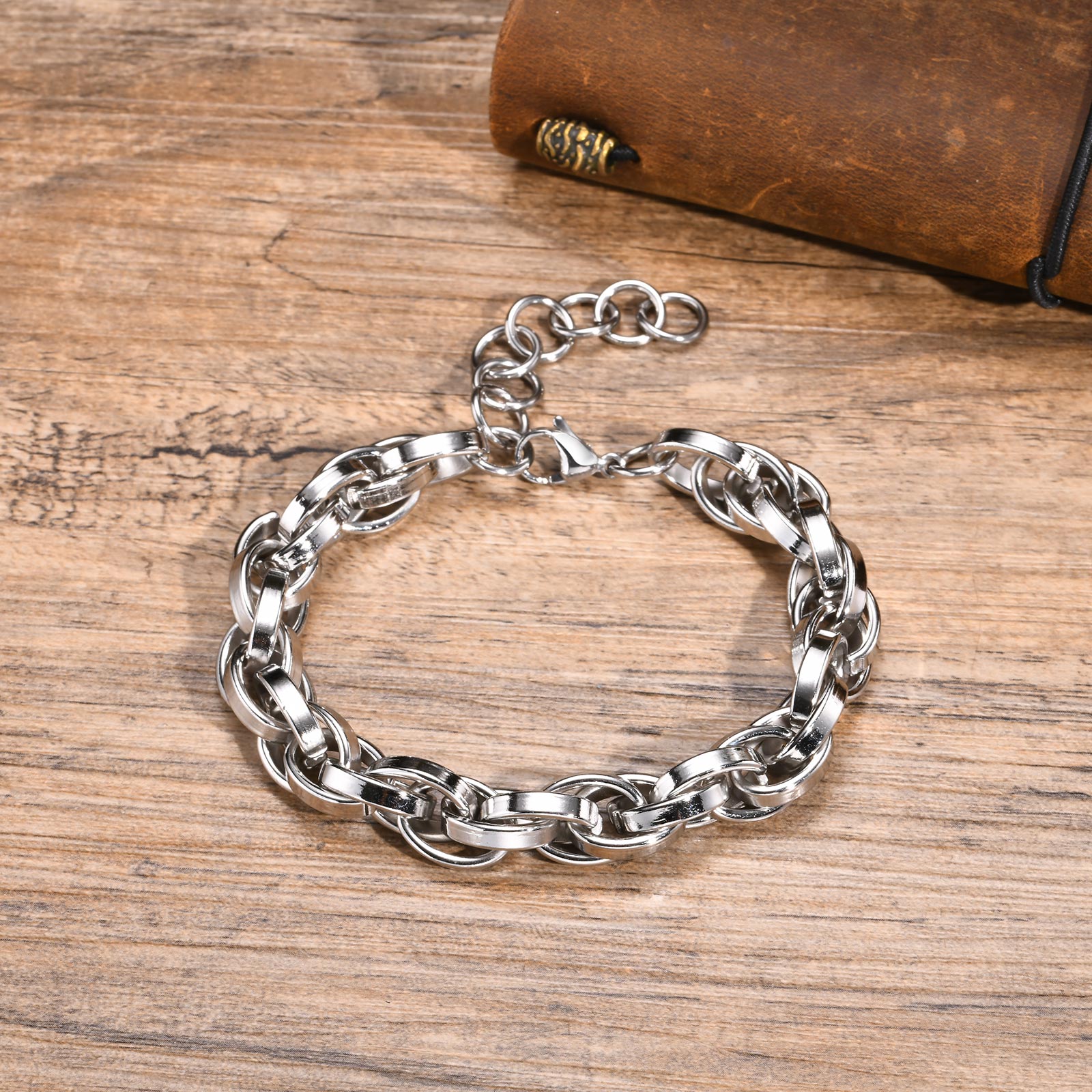 Women Bags Price - Minimalistische zilverkleurige kettingarmbanden voor dames en